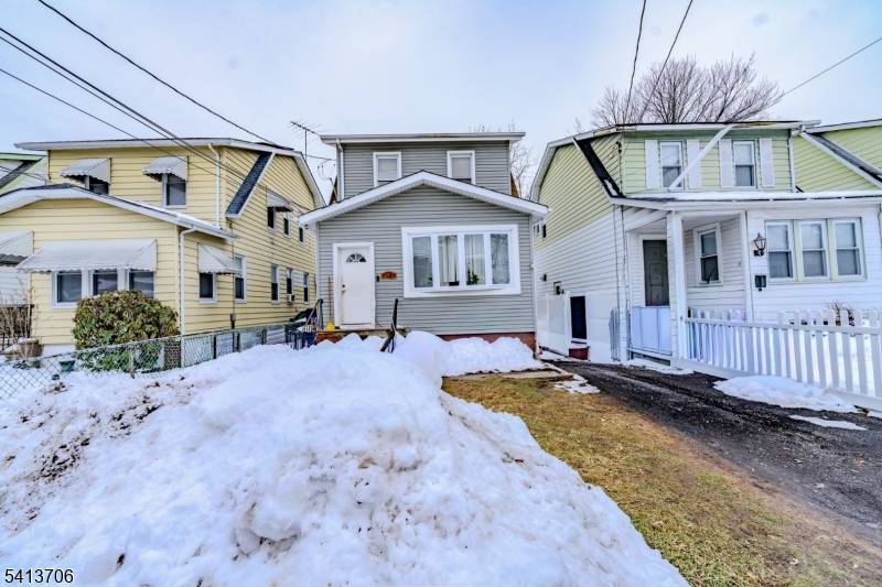 Welcome to this charming 3 bedroom, 1.