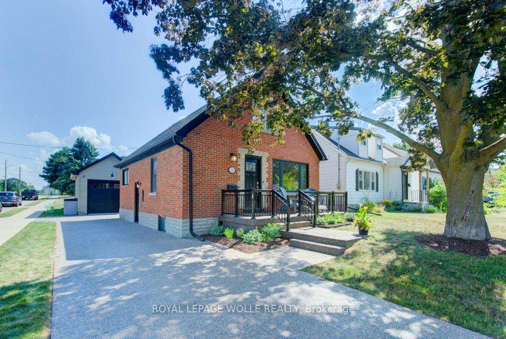 IMMACULATE Property from top to bottom.