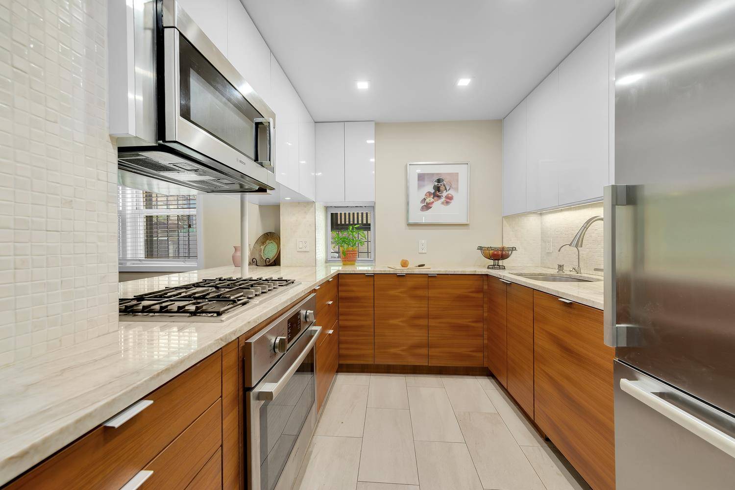 Welcome to Residence 2EF, a magnificent, move in ready, three bedroom, three full bathroom home at 446 East 86th Street, nestled between 1st and York Avenues in prime Yorkville.