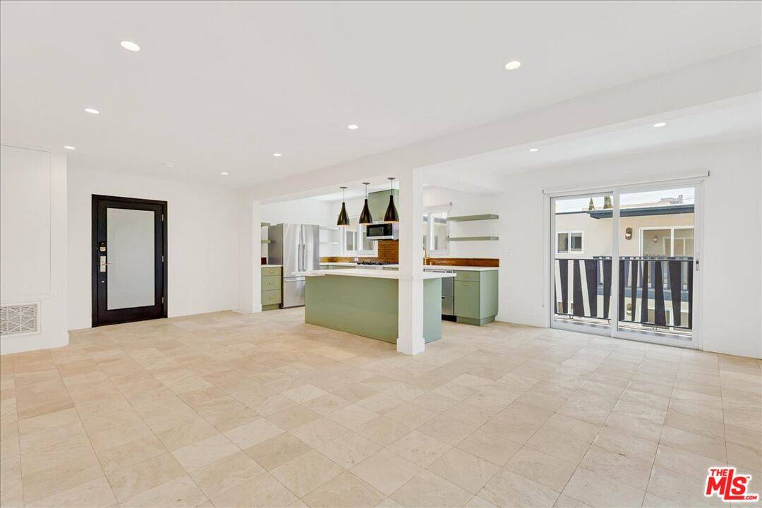 210 S Hamilton Dr 1BR Beverly Grove La