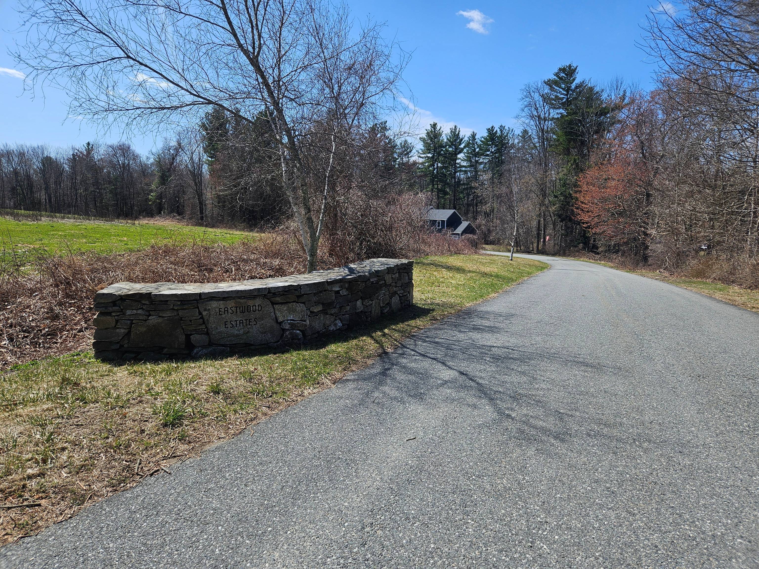 Welcome to Eastwood Estates Luxury Living in the Heart of Woodstock !