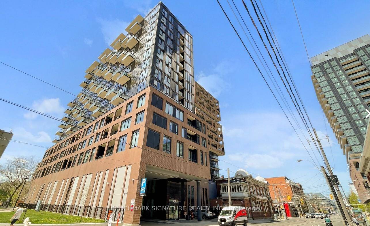 Welcome to XO Condos by Lifetime Developments a standout building in South Parkdale, completed just under 2 years ago.