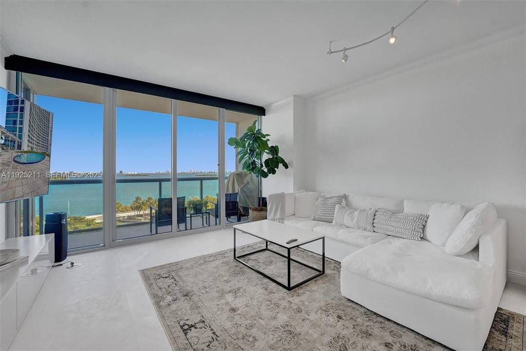 Unobstructed jaw dropping water views from the moment you step inside the most desirable and biggest sqft one bedroom line in the building with upgrades like black out and sheer ...