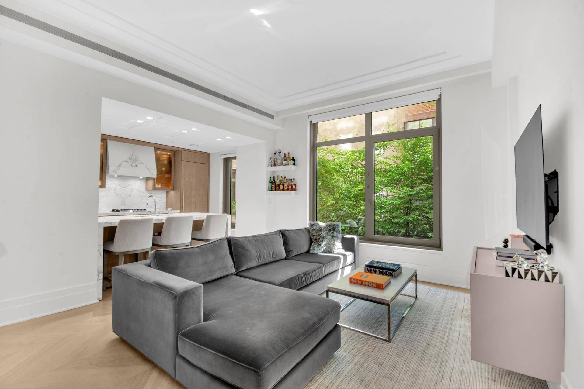 RARELY AVAILABLE ONE BEDROOM AT 40 BLEECKER !