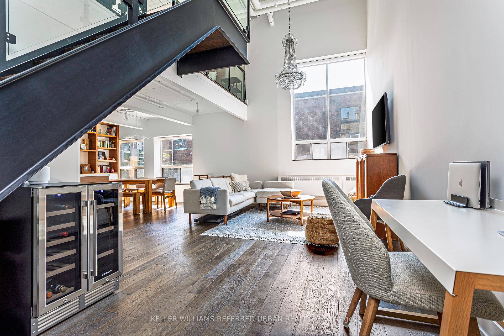 Multi level up your lifestyle with the most captivating 3 level hard loft on the market !