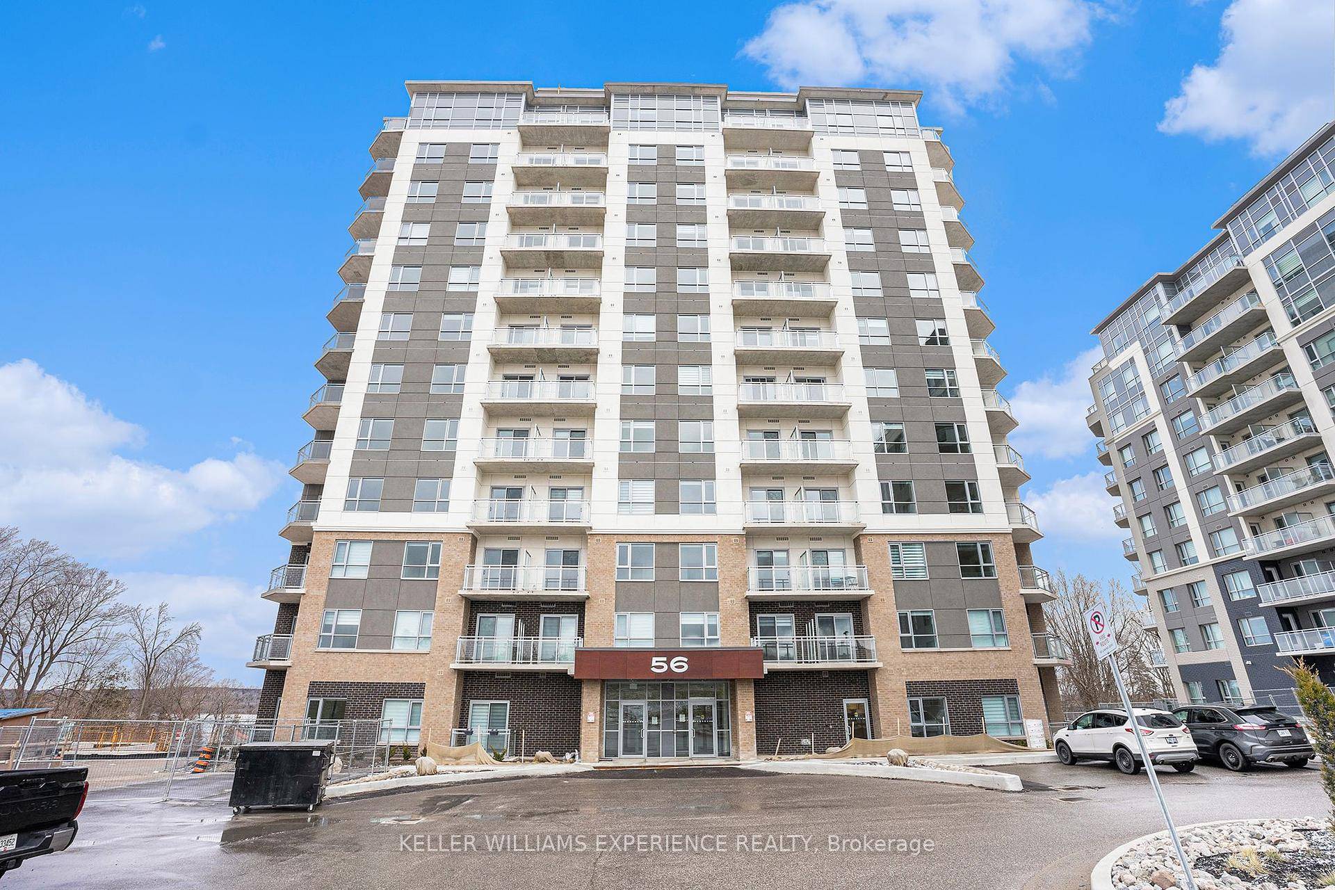 Welcome to this bright and stylish 1 bedroom, 1 bathroom condo located on the 3rd floor of one of Barries newer, professionally managed buildings.