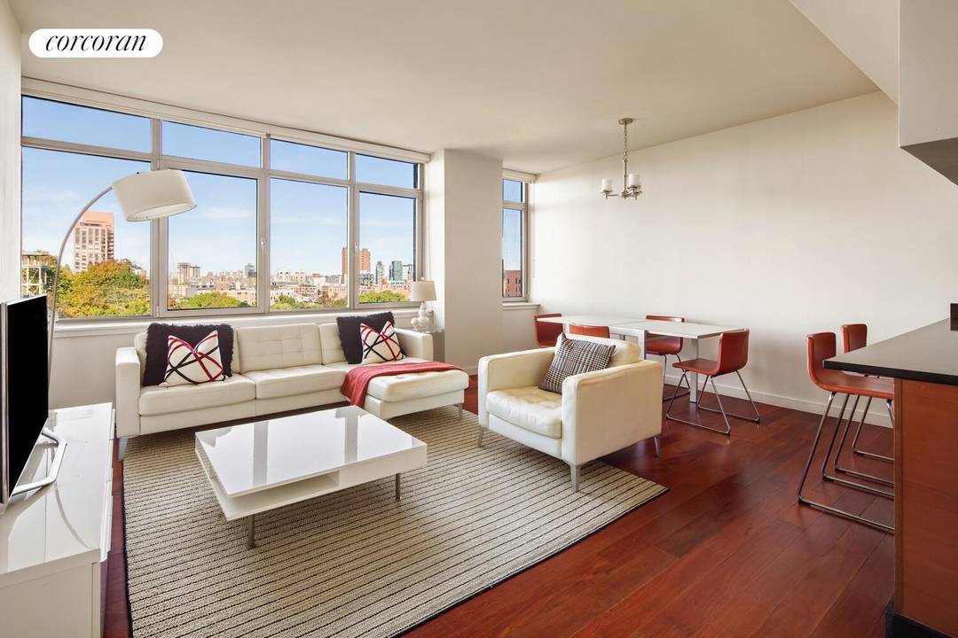 Welcome home to this bright and spacious 2 bedroom, 2 bathroom condominium at 5th On The Park in Harlem one of the neighborhood's premier full service luxury buildings.