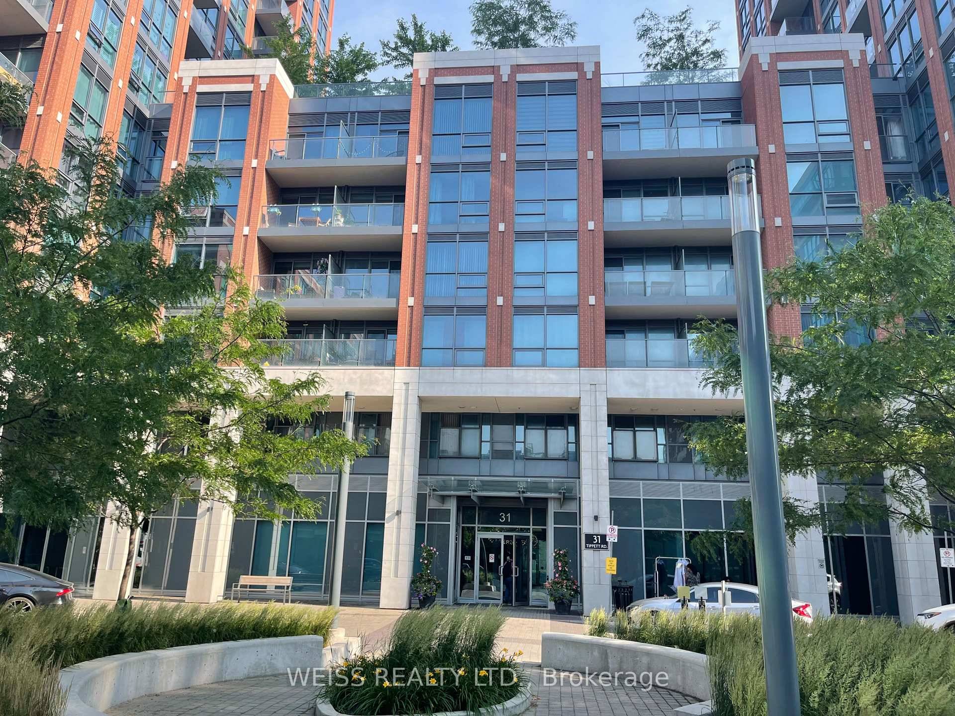 Spacious 1 1 bedroom condo at Gramercy Park.