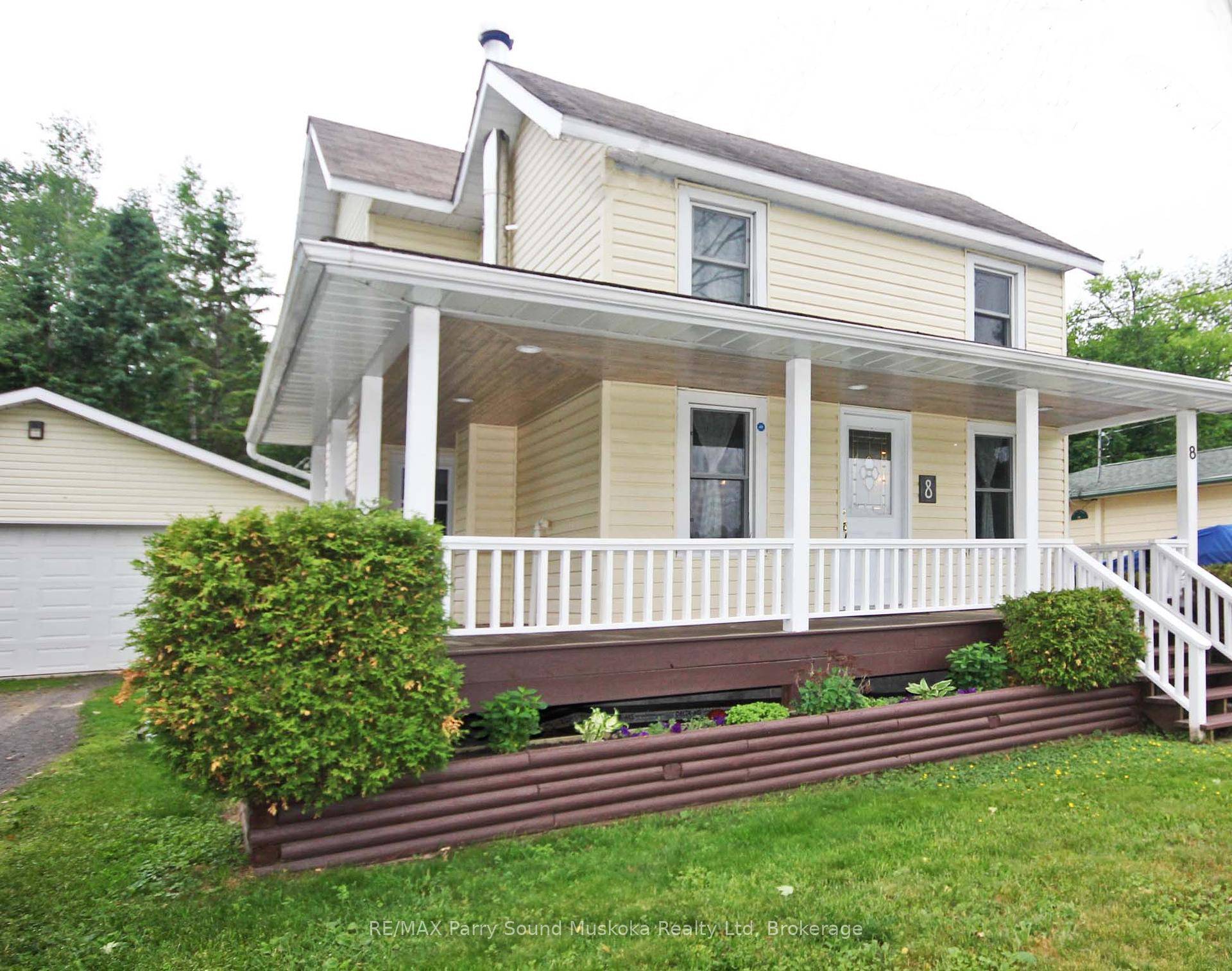 CHARMING 3 BEDROOM, 2 BATH IN TOWN HOME with DETACHED DOUBLE GARAGE !