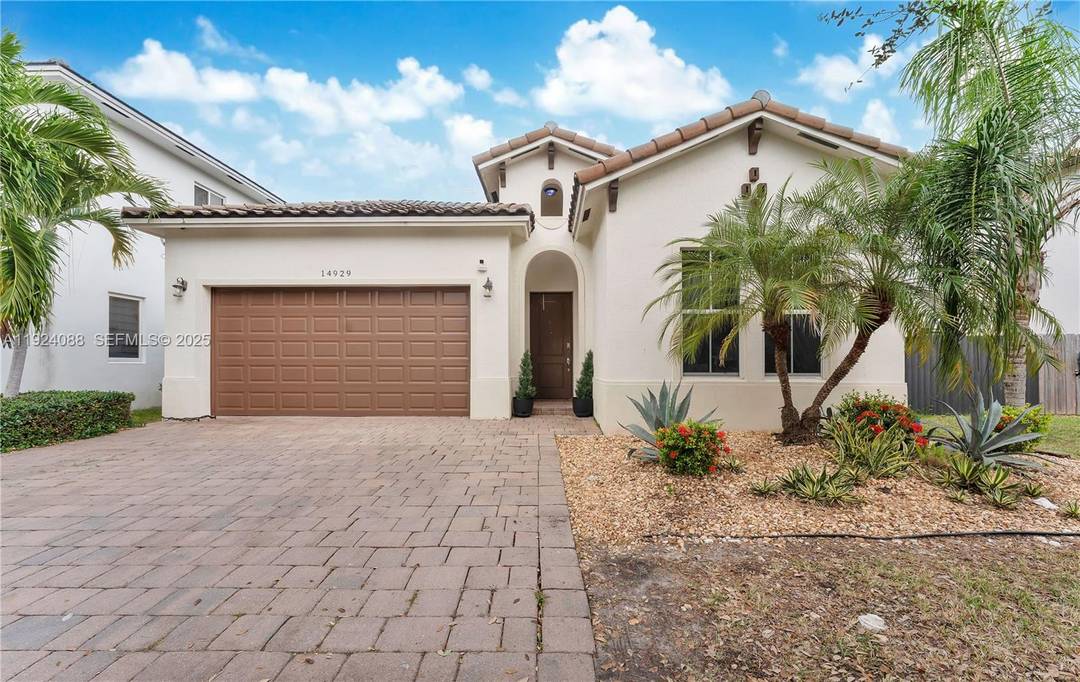 Welcome to Venetian Parc, one of Miami s most desirable communities.