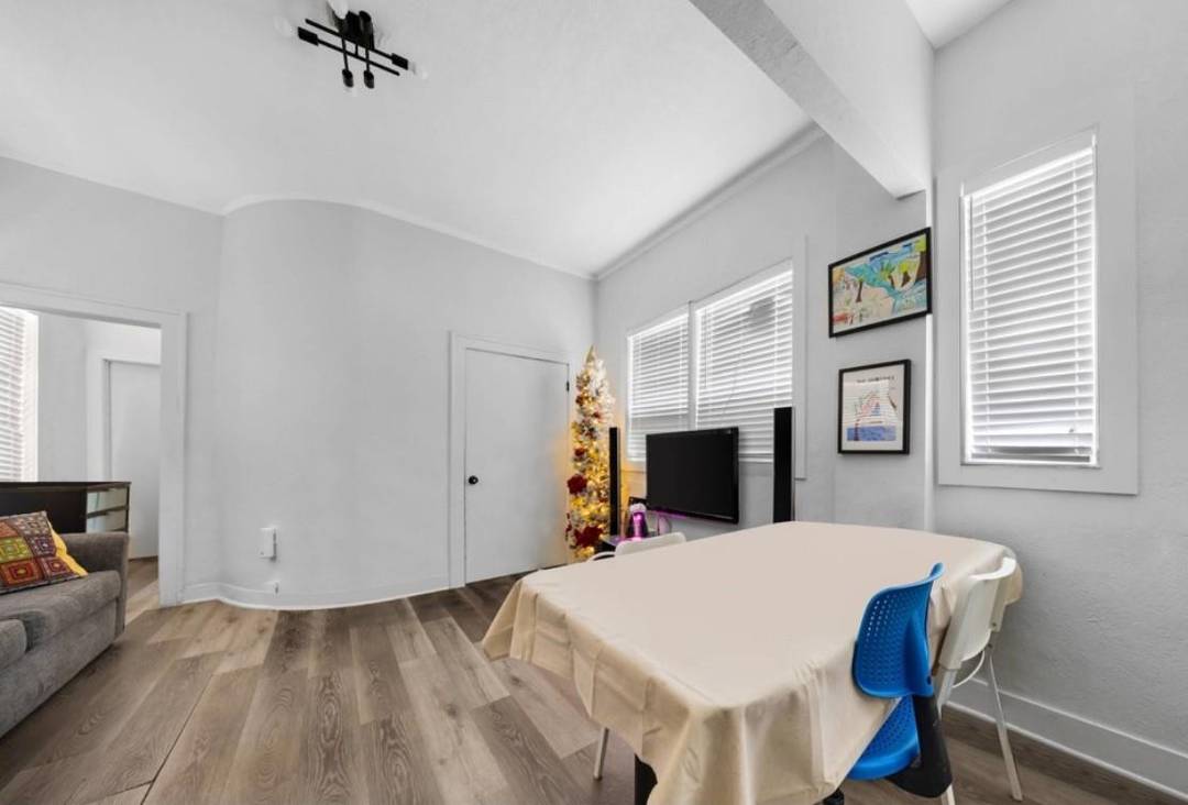 Multifamily Turnkey 12 unit apartment building on a Corner Lot consisting of 12, 626 Sq.