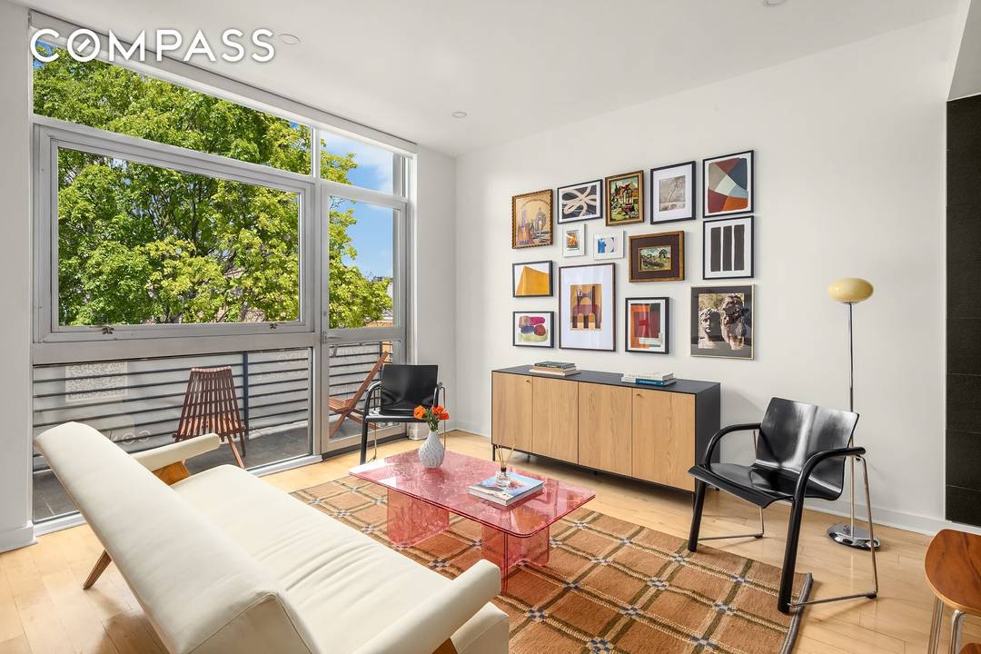 Welcome 82 Guernsey Street 2A, a spectacular, sun drenched floor through apartment right by McCarren Park at the nexus of North Williamsburg and Greenpoint, the hottest neighborhood in Brooklyn.