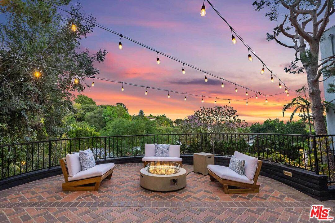 9305 Beverly Crest Dr 3BR Beverly Hills Post Office | B.H.P.O. La