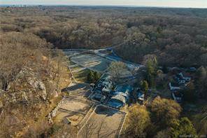 Mead Farm is a charming 26 stall horse farm in the heart of North Stamford, just 35 miles from Manhattan, boasting 95 years of history in the equestrian community.