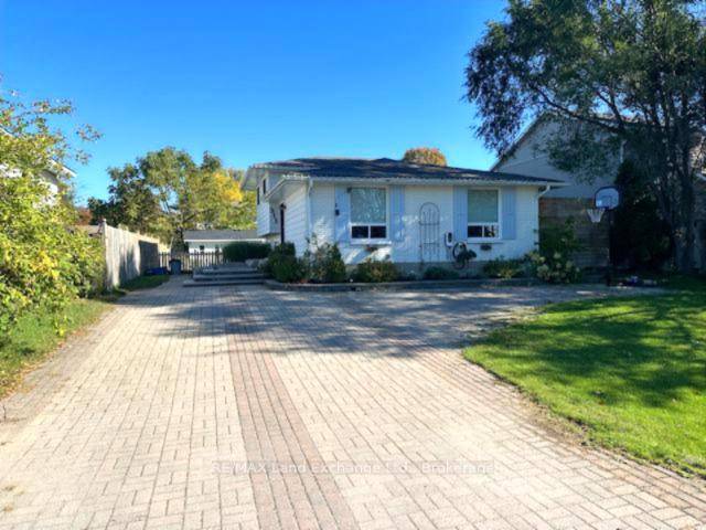 Spacious lower level suite with private entrance in a quiet Port Elgin neighbourhood.