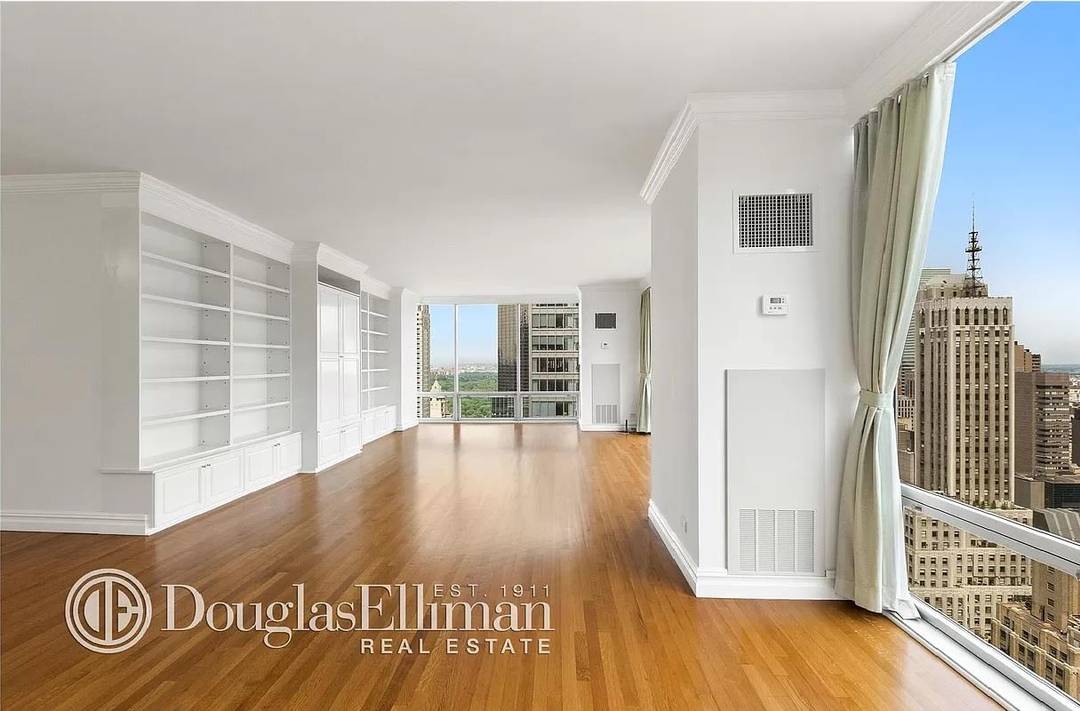 A gem nestled in the heart of Midtown East, 641 Fifth Ave is a most iconic tower.