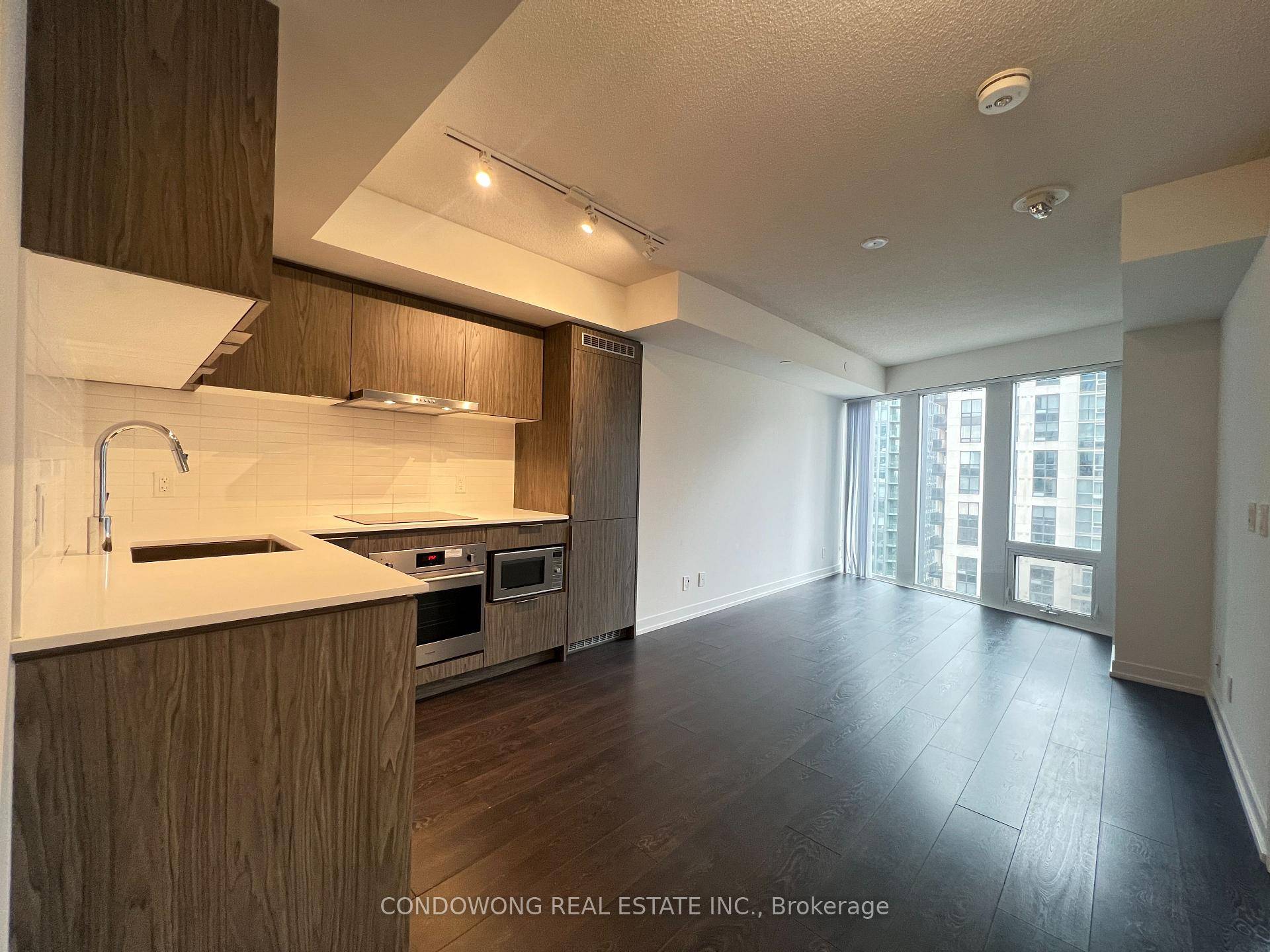 1 Bed Den At Fleur Condos !