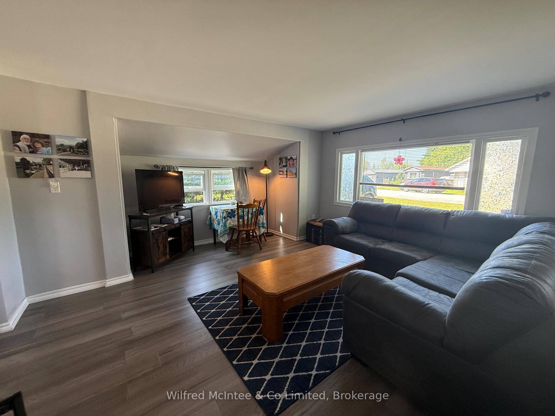 Move In Ready 2 Bedroom Home in Country Village.