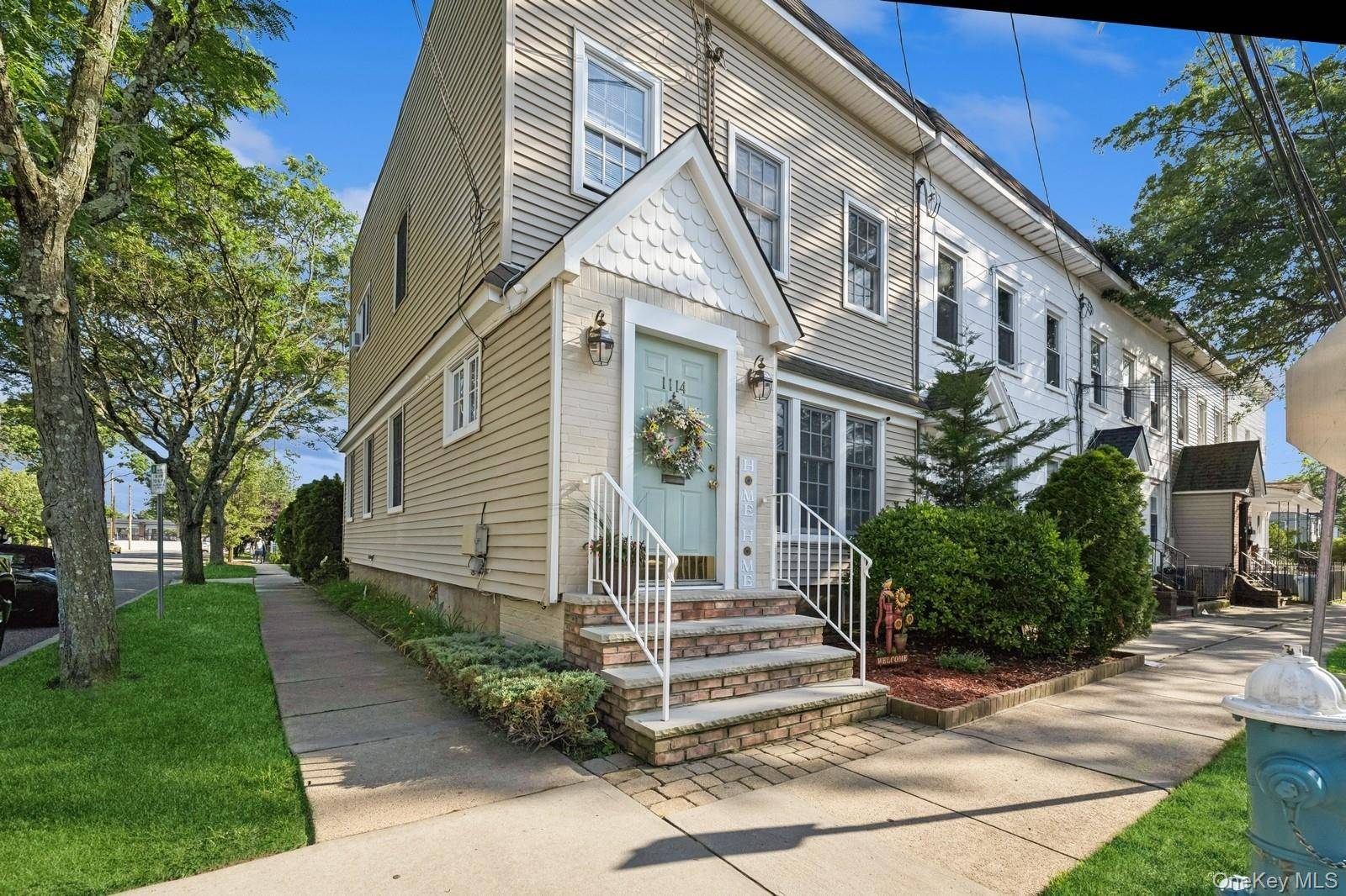 INVESTOR'S DREAM ! ! INCOME PRODUCING PROPERTY !