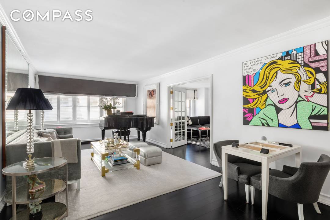 Welcome to an exquisite residence nestled in the heart of Manhattan s prestigious Upper East Side.