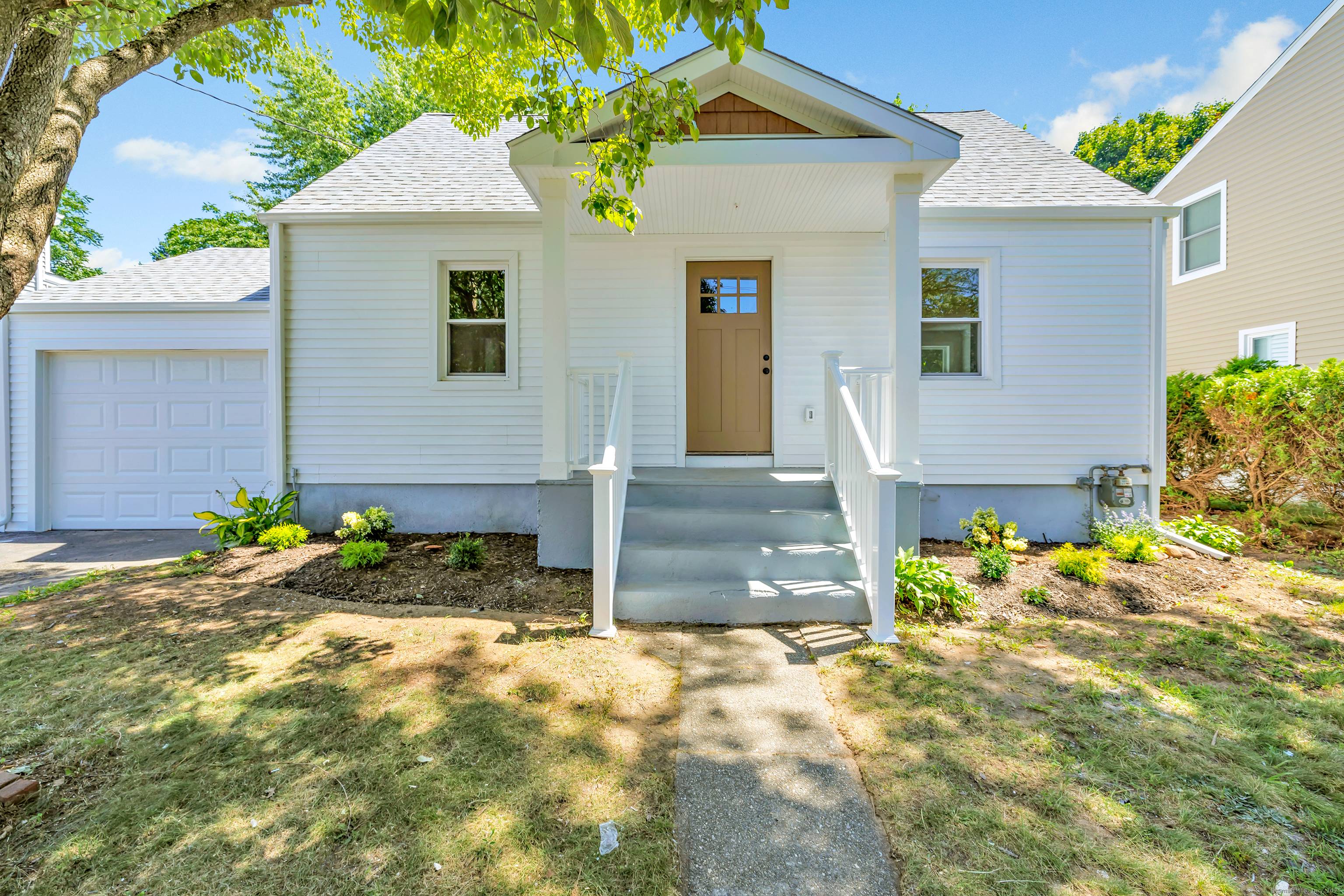 Welcome to 43 Greenfield Rd !
