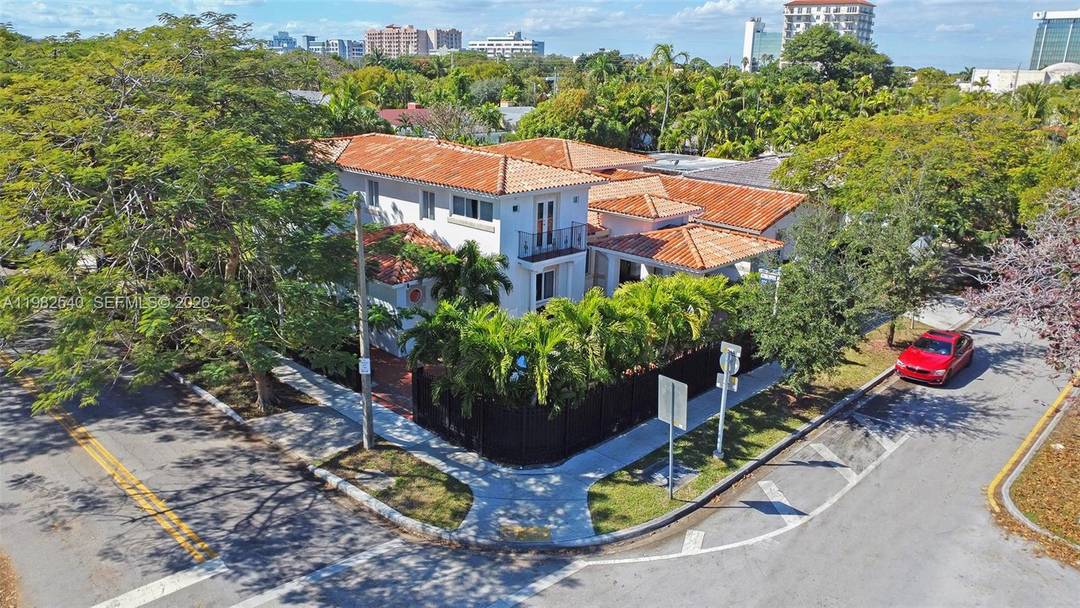 This prime lot in The Roads offers a unique development opportunity !