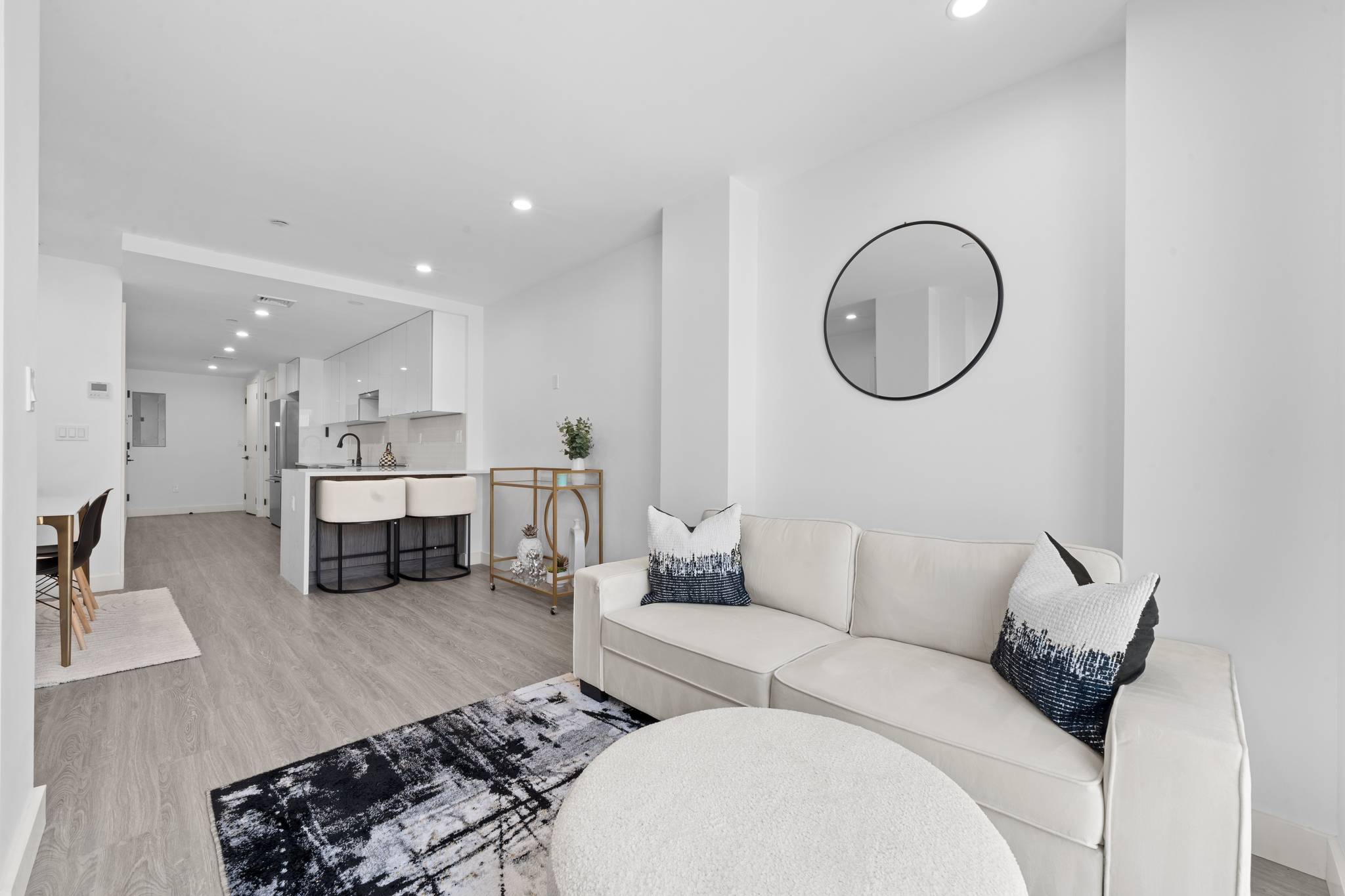 Welcome to Vernon 46, Long Island City's newest condominium offering elevated urban living in one of NYC s most dynamic waterfront neighborhoods.
