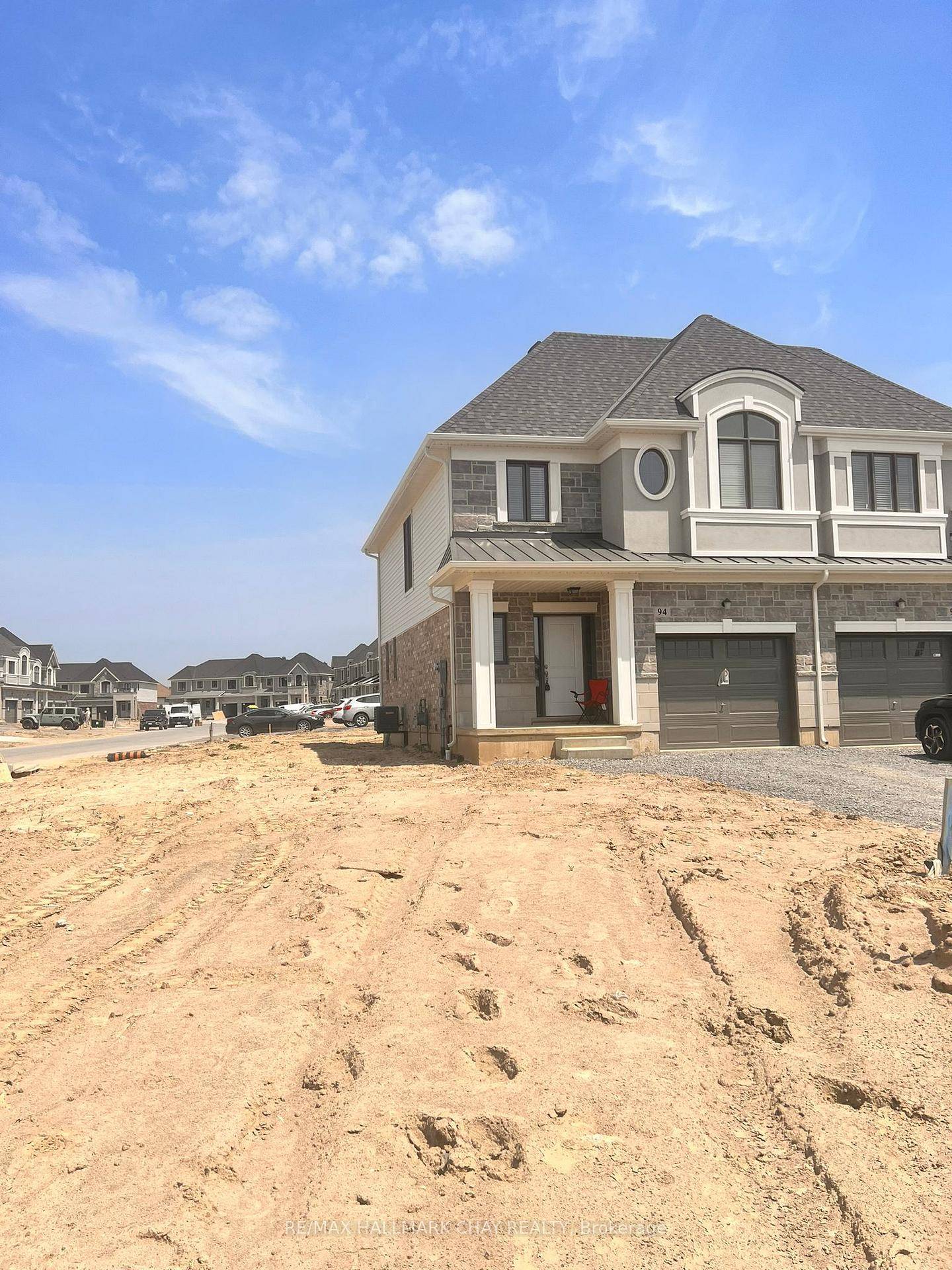 Semi Detached Property Features 4 Spacious Bedrooms And 2.