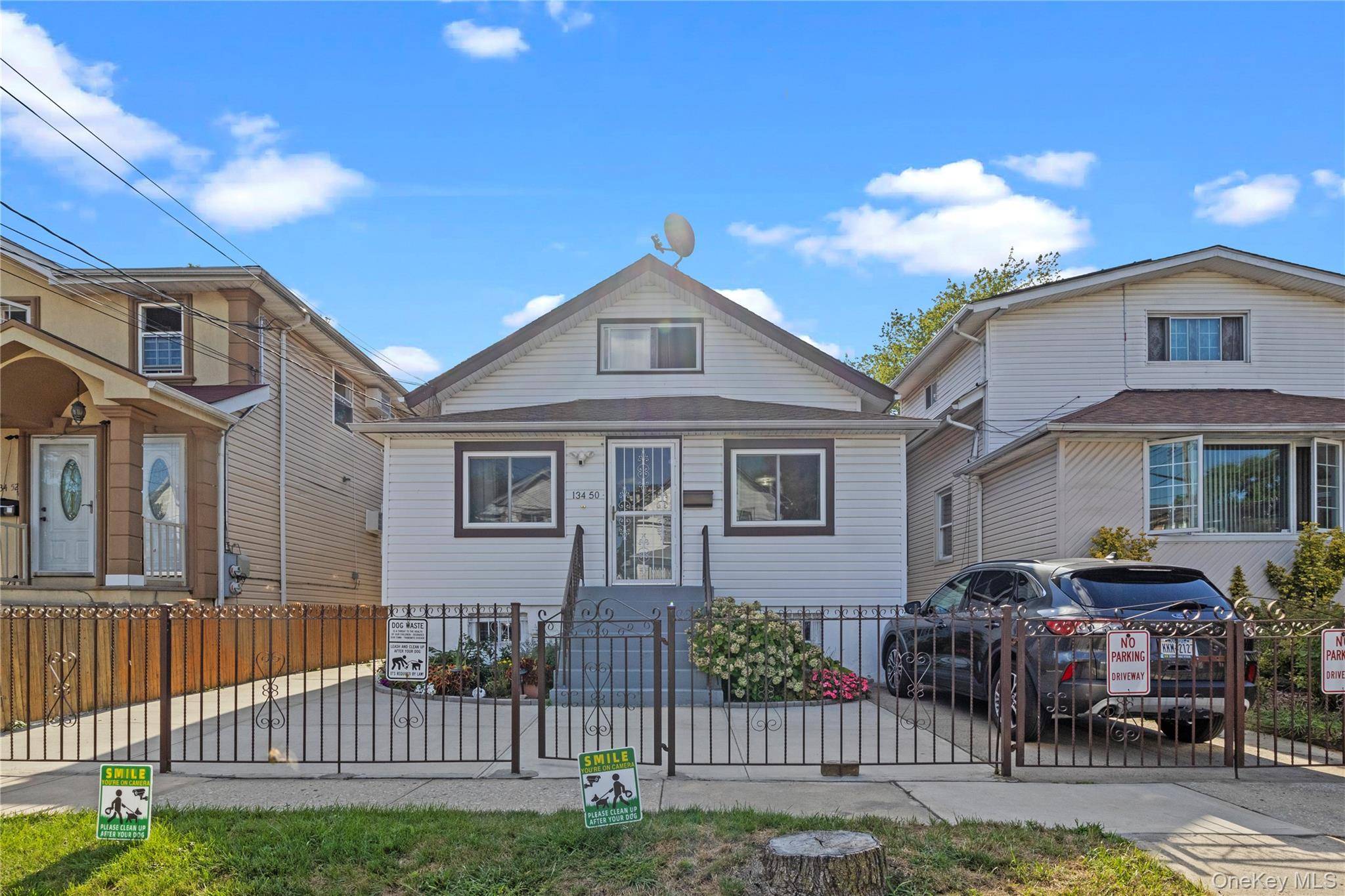 Magnificent Single Family House, Nestled In The Quiet Concave Of Locust Manor.