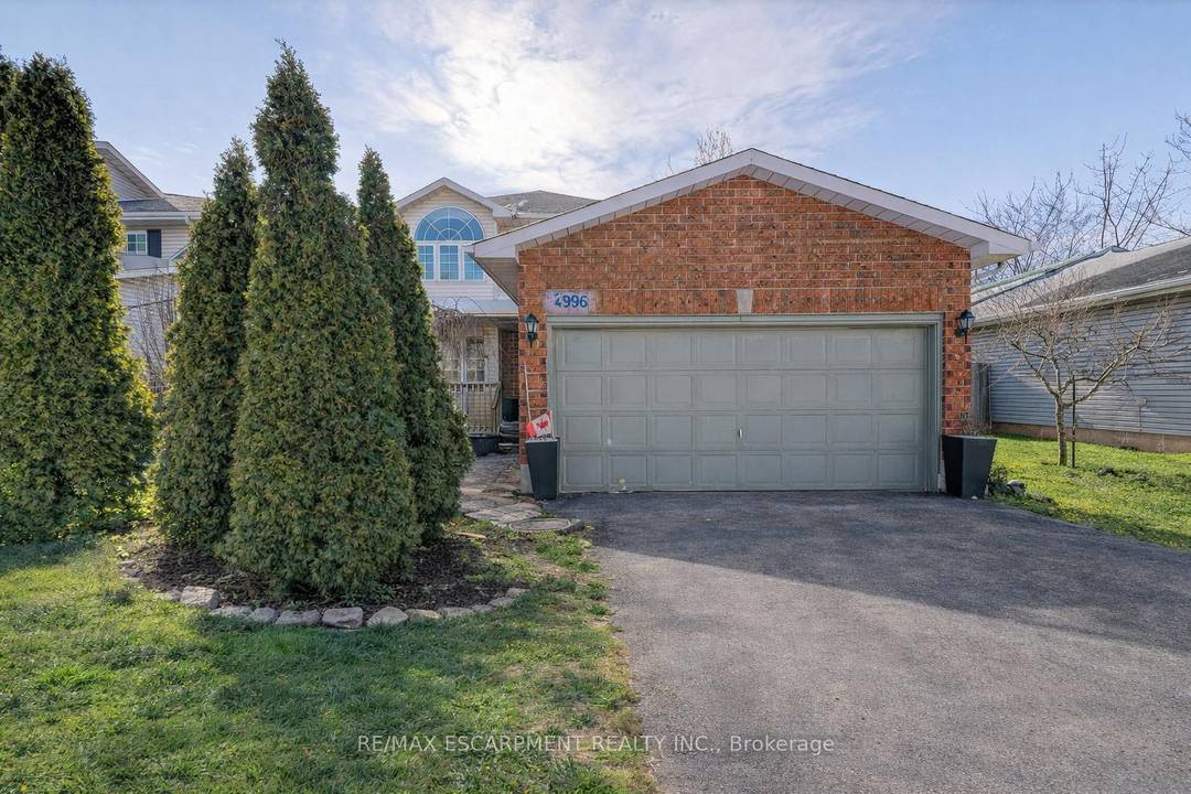 FLEXIBLE LIVING SPACE, PRIME SETTING.