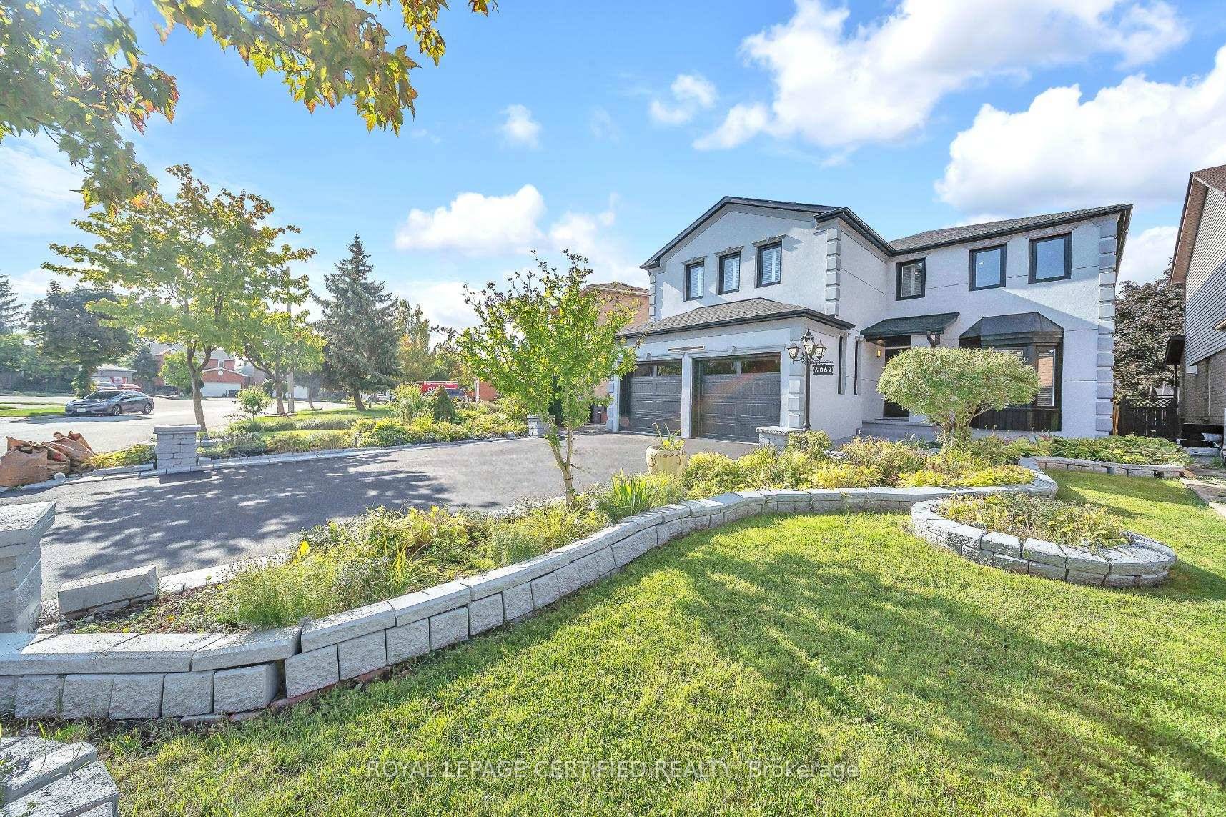 Get this show stopper luxury detached home at non luxury home price !