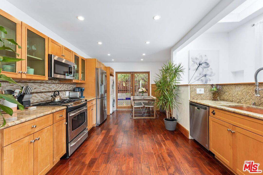 8827 Betty Way 4BR Sunset Strip La