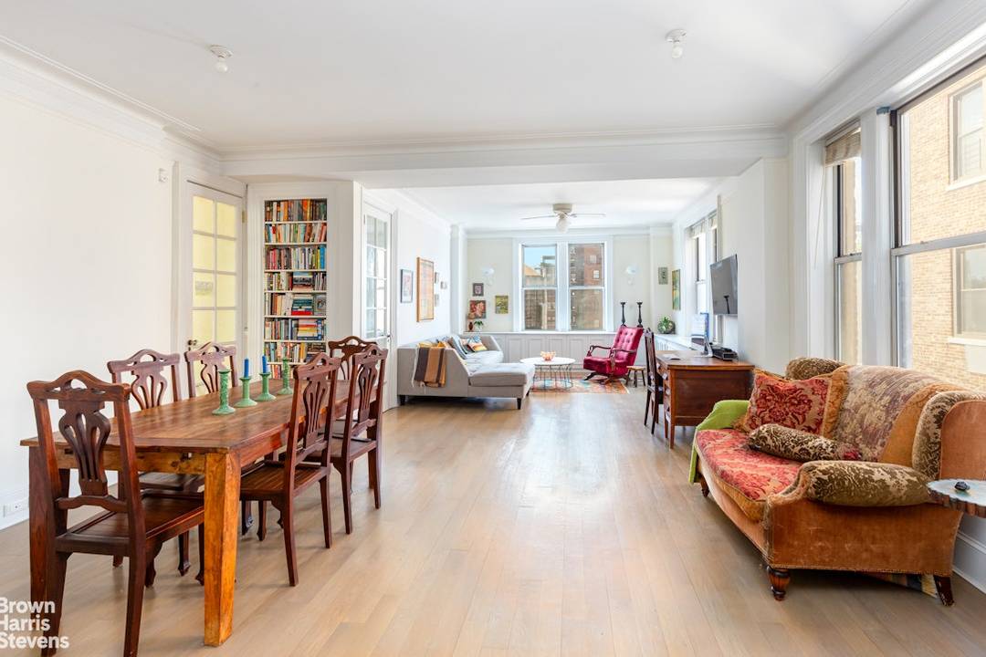 Water Tower Lookout One of the most iconic images of a NYC landscape is the sea of water towers floating in the horizon.