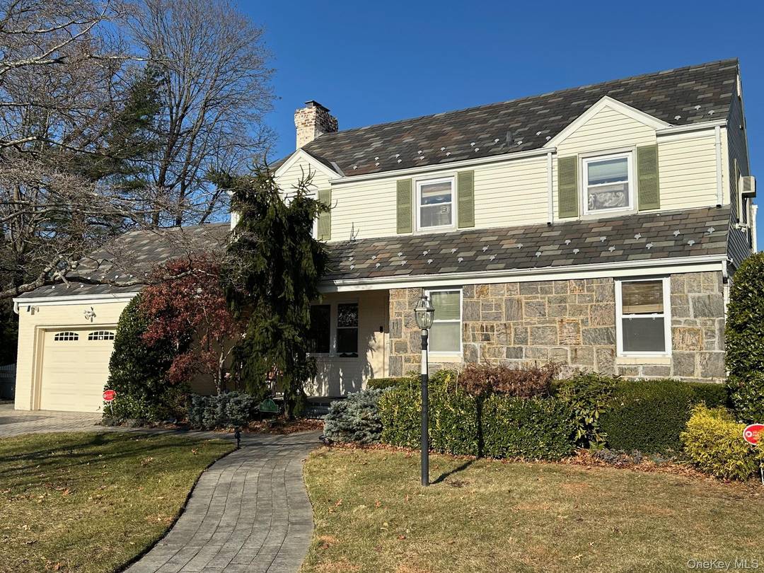 Centrally located in Garden City, this mint condition Colonial offers 3 bedrooms and 2.