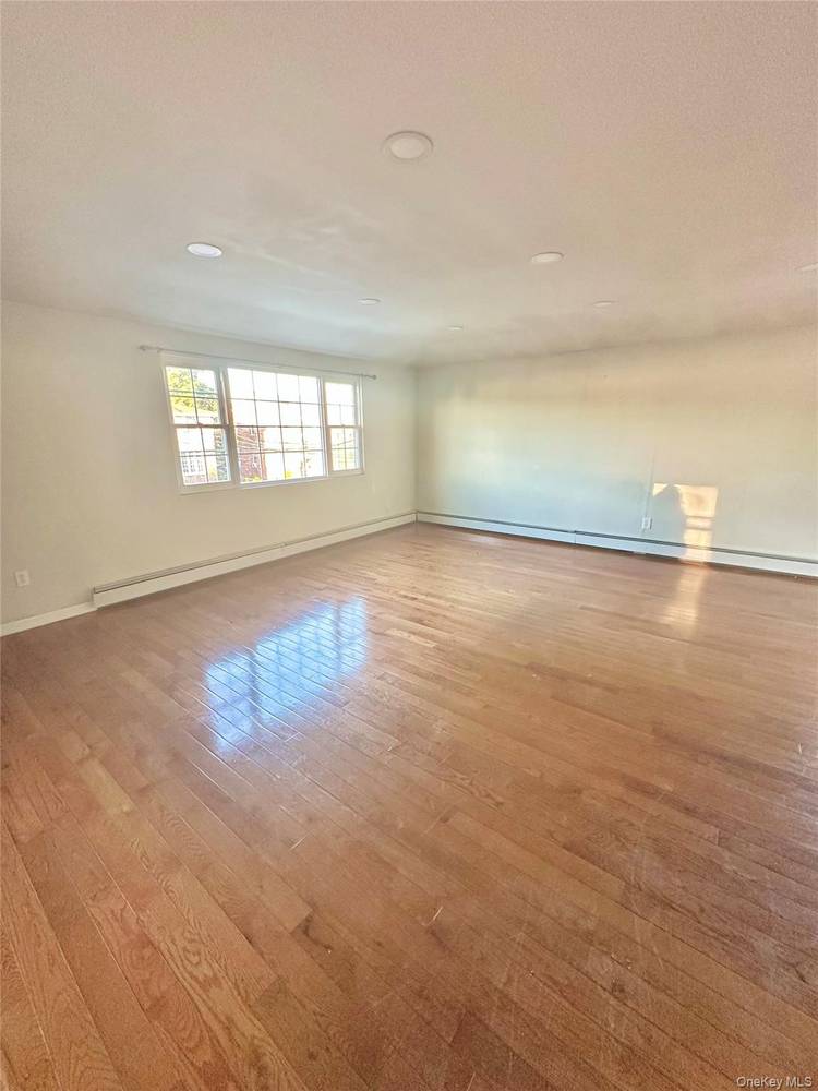 Spacious and well maintained 3 bedroom, 2 bathroom rental located in a quiet residential neighborhood of Rosedale.