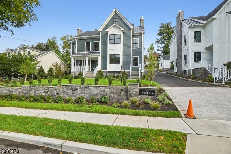 Beautifully designed townhouses in the heart of town within walking distance to all Summit has to offer.