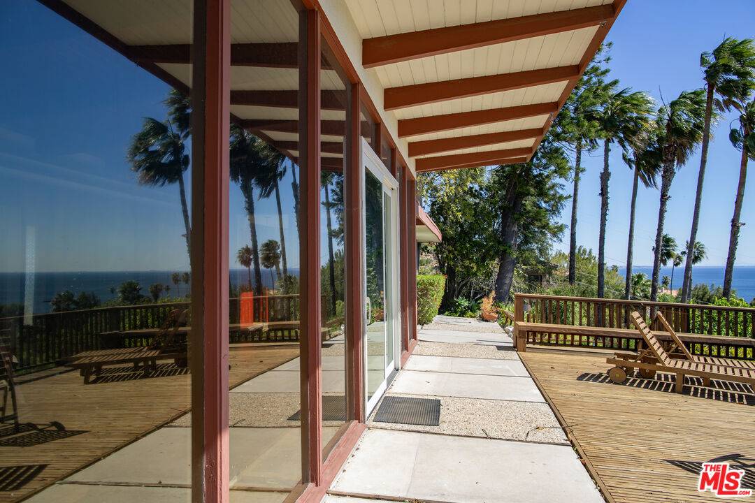 26939   Sea Vista Dr 2BR Malibu La