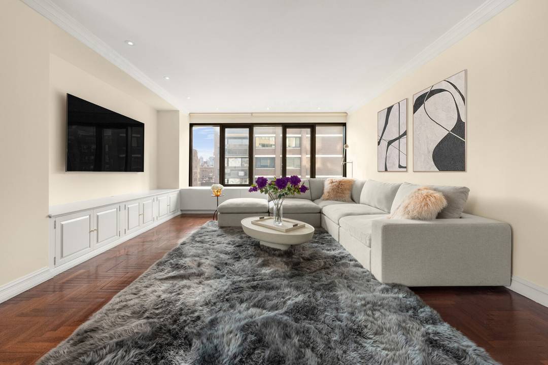 Located at the prime corner of 80th Street and Madison Avenue, this beautifully proportioned residence offers the best of Upper East Side living, just moments from Central Park, The Met, ...