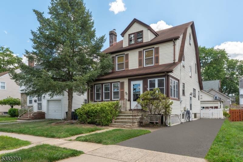 Welcome to this spacious 3 bedroom, 2 bath home in the heart of Bloomfield, offering the perfect blend of comfort, character, and convenience.