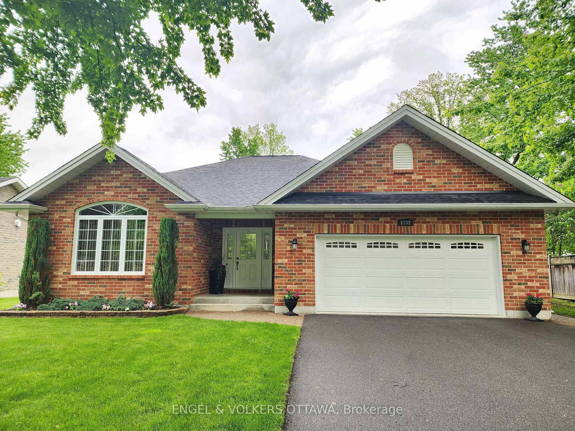 A must see 2 1 bedroom custom all brick bungalow with oversized two car garage built by reputable Jeffrey Leclerc in 2011.
