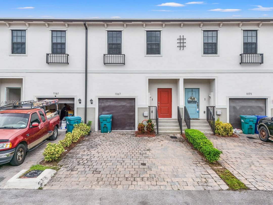 Up to 10, 000 in Seller Credit towards buyer's closing cost.