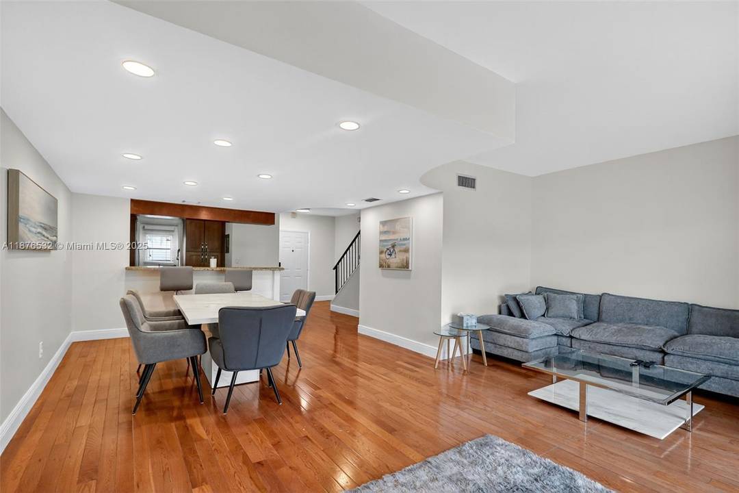 Welcome to your dream home by the bay !