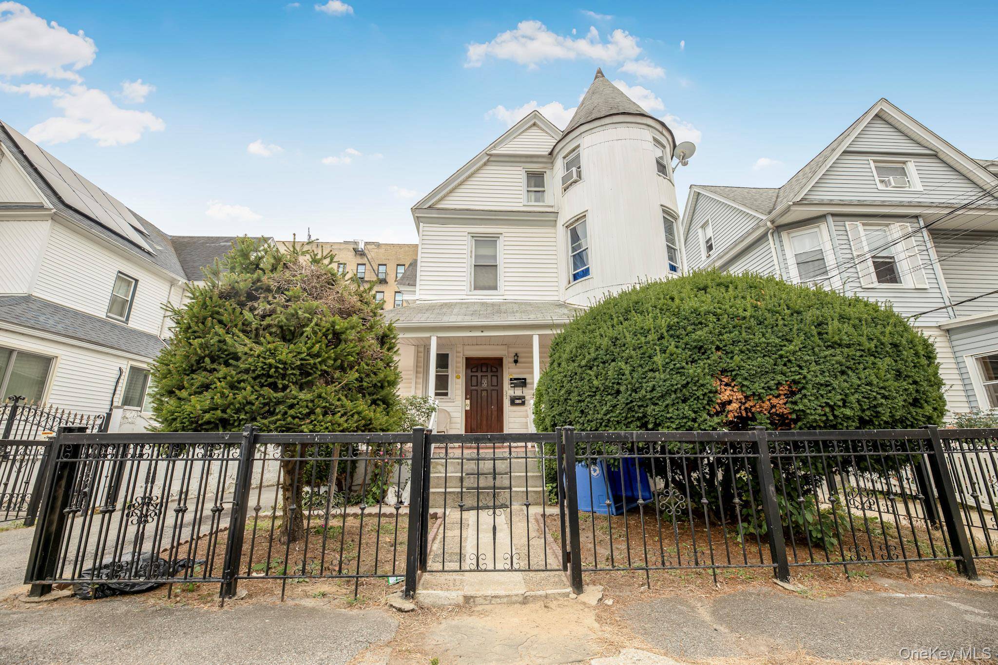 Welcome to 38 Carroll Street !