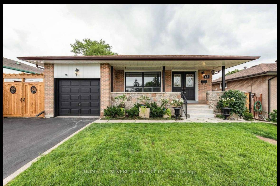 This detached 4 bedroom home is situated on a large lot in a family friendly neighborhood, conveniently located close to schools, parks, and amenities.