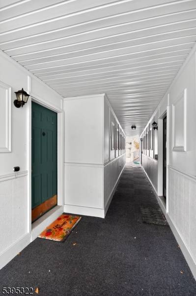 Welcome to 258 Kempsey Drive !