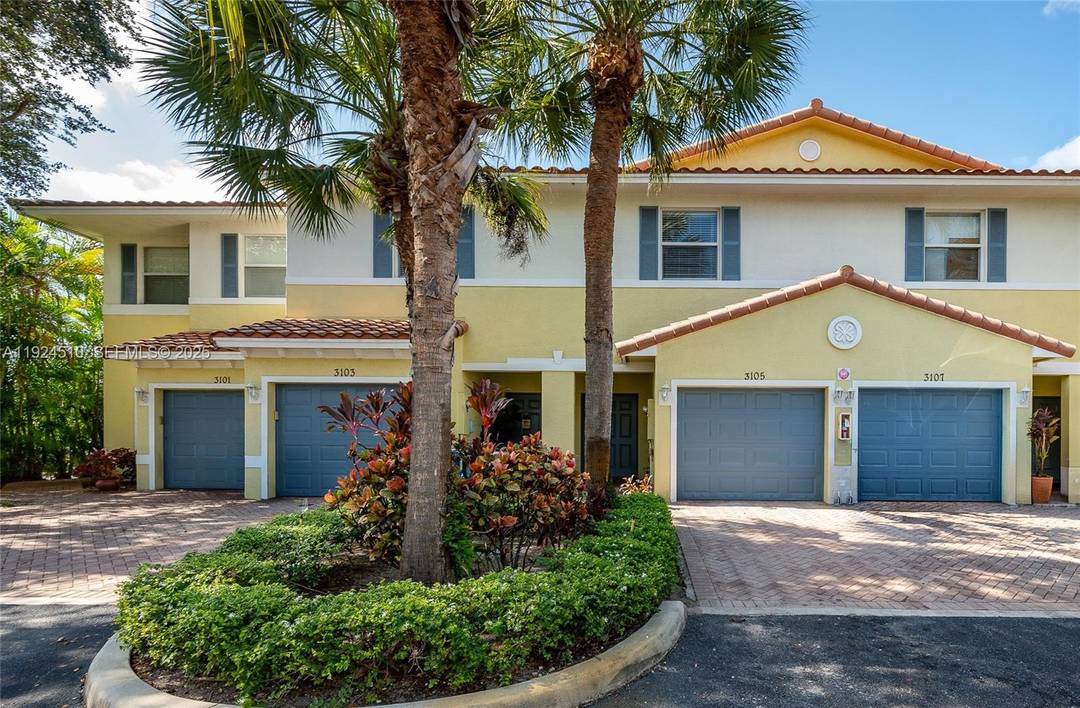 BRIGHT AND SPACIOUS 3 bedroom, 2.