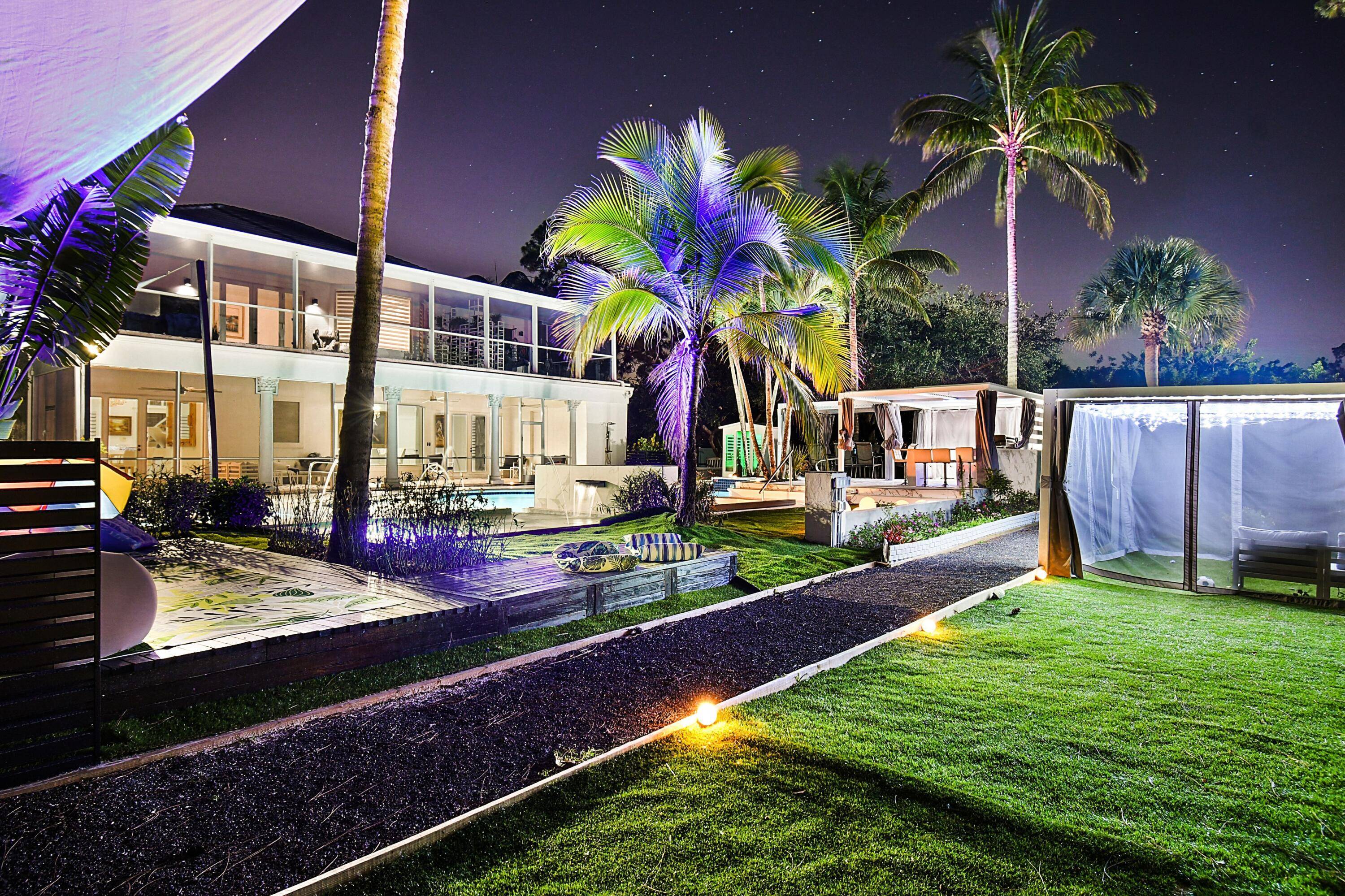 Luxury paradise house located on the quiet area in Paddocks.