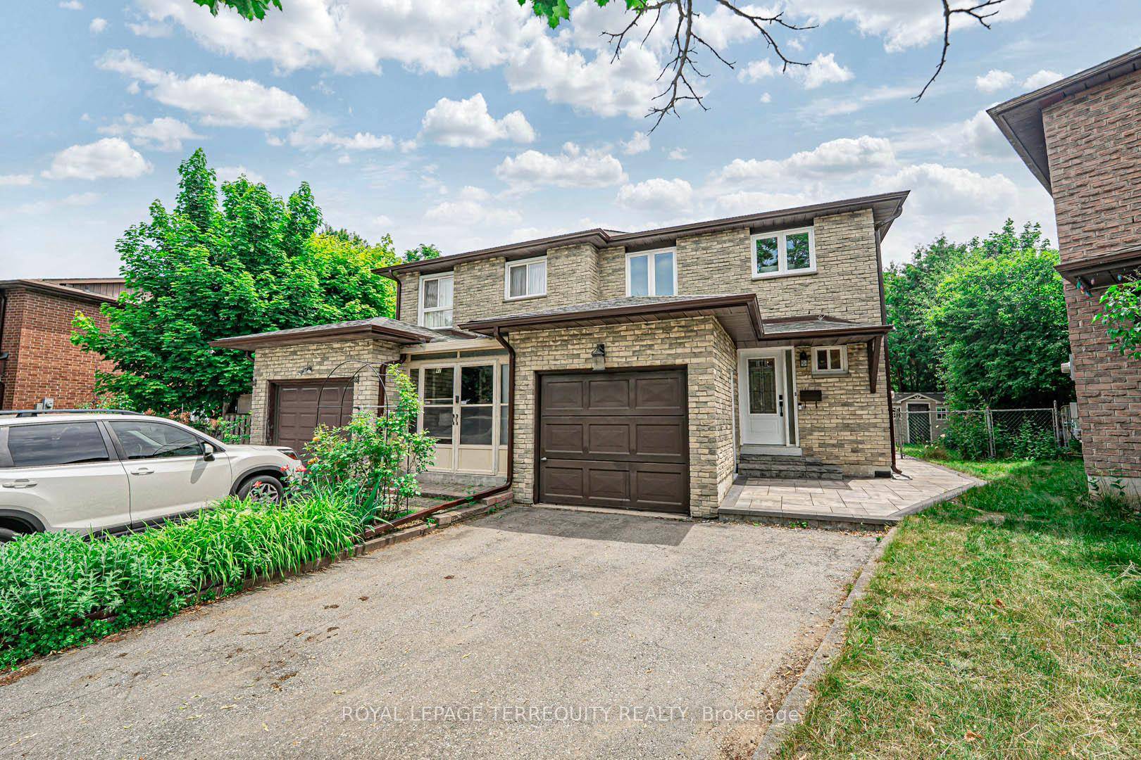 Beautifully updated 3 1 bedroom home situated on a large pie shaped lot in sought after Milliken Mills West, on a quiet, family friendly crescent.