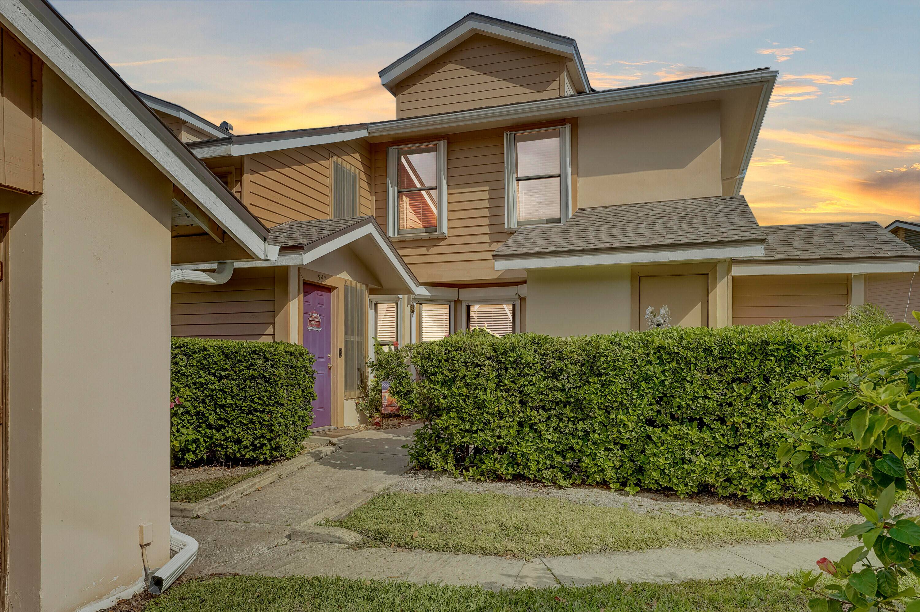Welcome to your perfect riverside retreat !