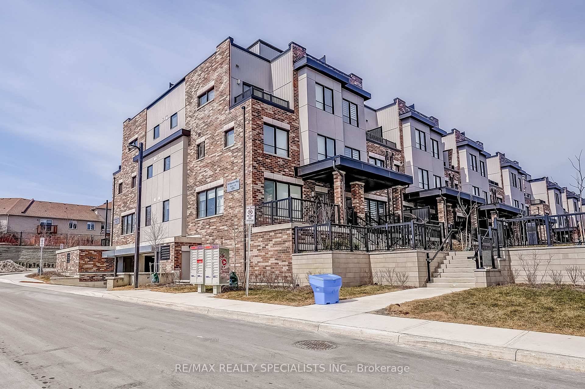 Introducing 50 Baynes Way, a luxurious townhome in the coveted Cachet Bradford Towns community !